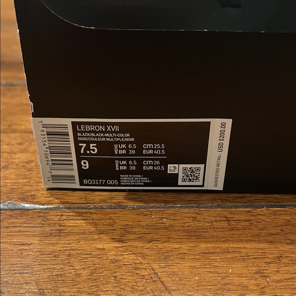 Nike Lebron XVII Men’s athletic shoe - Picture 7 of 8